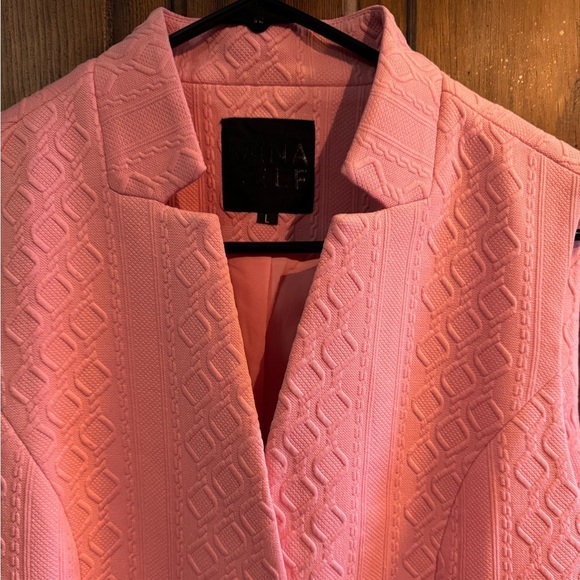 Mina Self Textured Vest Size Large Pink 2 Buttons - Picture 4 of 11